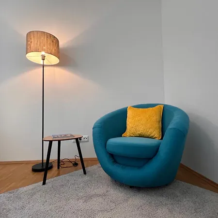 アパート Modernes Mit Balkon Und Parkplatz Zentrum