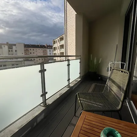 Appartement Modernes Mit Balkon Und Parkplatz Zentrum
