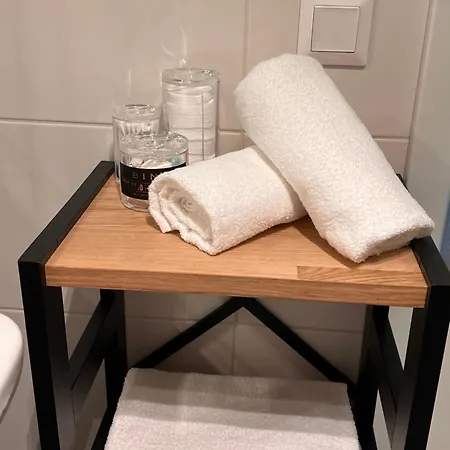 Modernes Mit Balkon Und Parkplatz Zentrum *