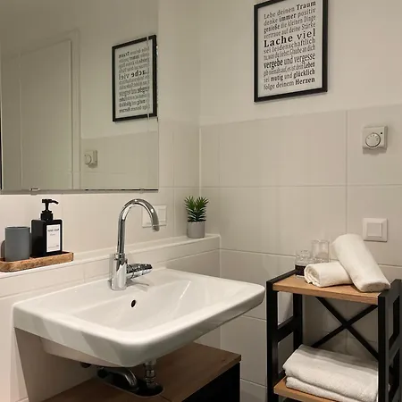 Modernes Mit Balkon Und Parkplatz Zentrum Hannover