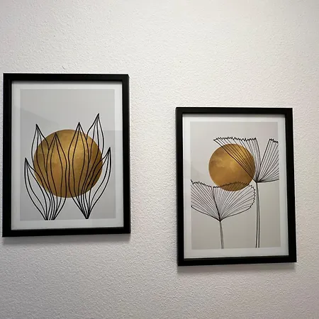 Lägenhet Modernes Mit Balkon Und Parkplatz Zentrum