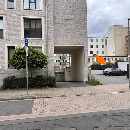 Modernes Mit Balkon Und Parkplatz Zentrum Apartment